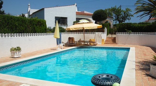 Carvoeiro Villas with Gated Pools