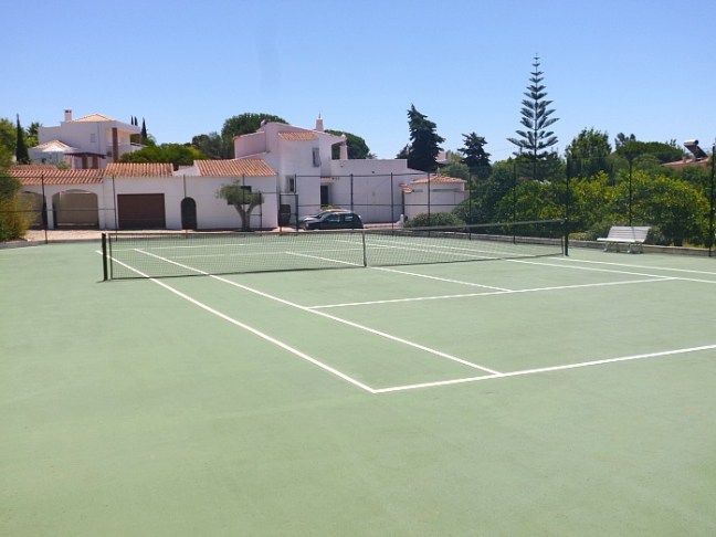 Villa with full size tennis court Carvoeiro